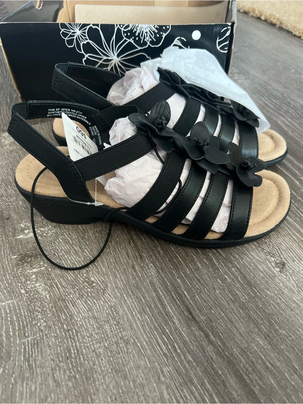 BRAND NEW East 5th Women's Black Strappy Wedge Sandals with Flowers 7.5 - Picture 5 of 8